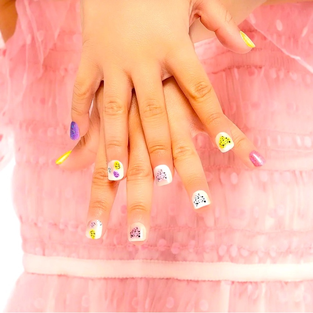NWT IMPRESS MINI PRESS-ON MANICURE FOR KIDS

Sundress
